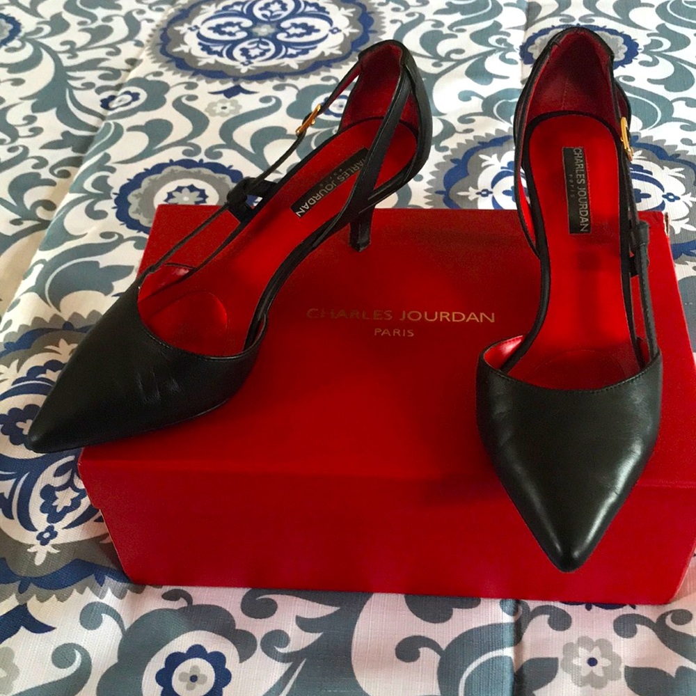 Charles Jourdan Fortune kitten heels